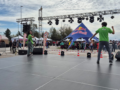 Pasarela para baile y desfile de moda en Santiago